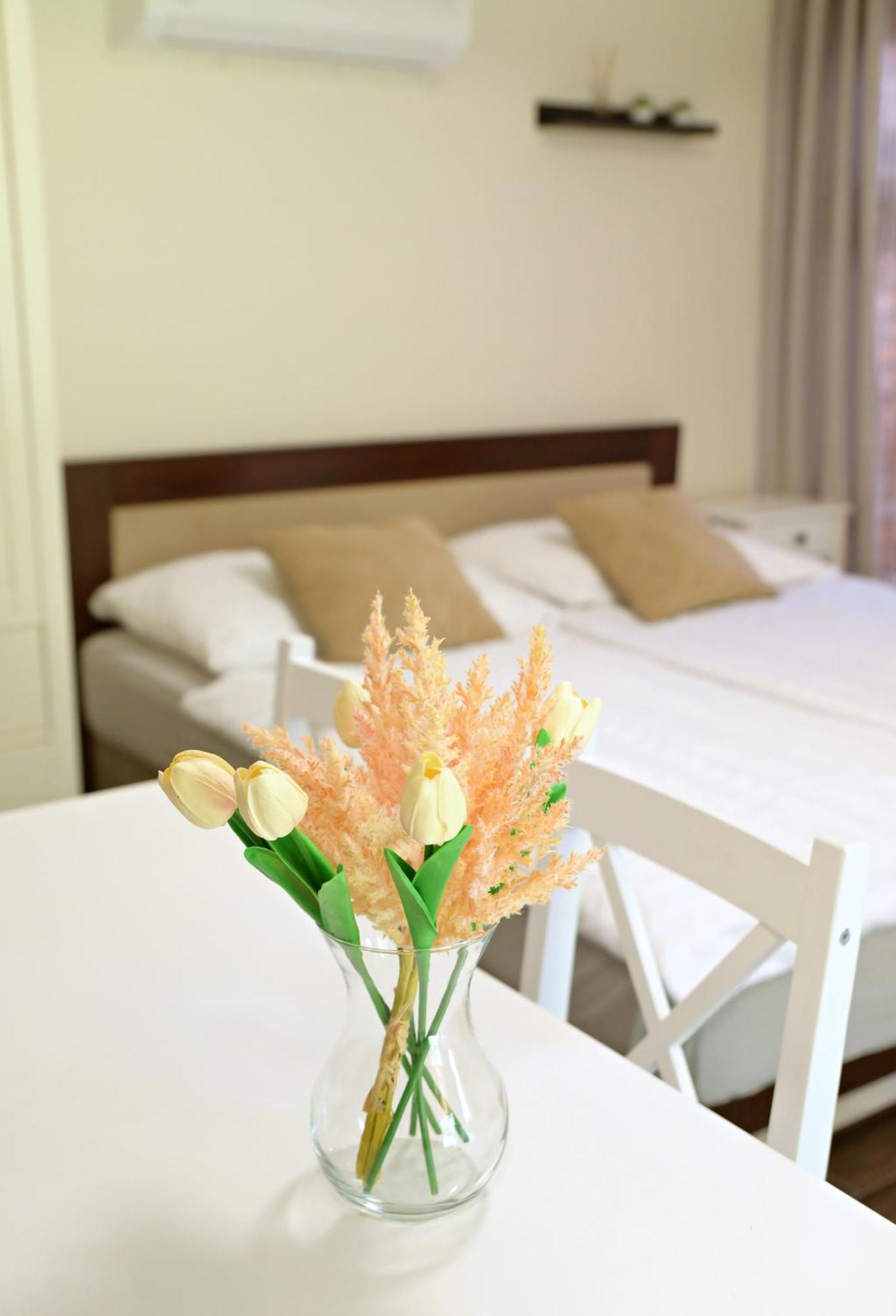 Makotel Apartmanhaz